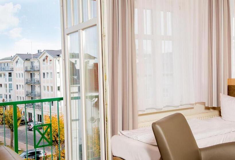اتاق راحتی سه تخته, Garni Eden Hotels