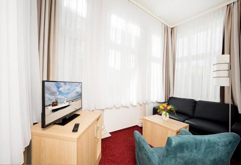 اتاق راحتی سه تخته, Garni Eden Hotels