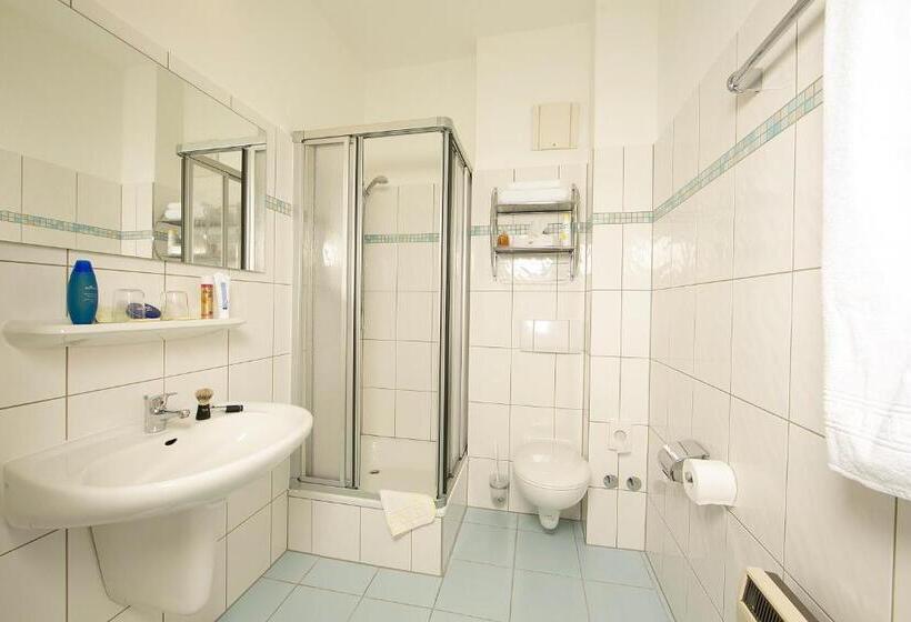 اتاق استاندارد چهار تخته, Garni Eden Hotels