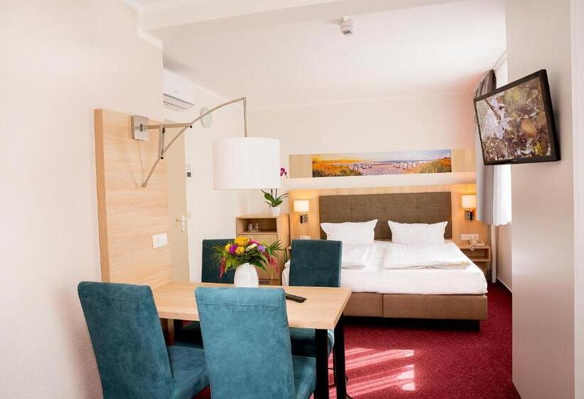 اتاق استاندارد چهار تخته, Garni Eden Hotels