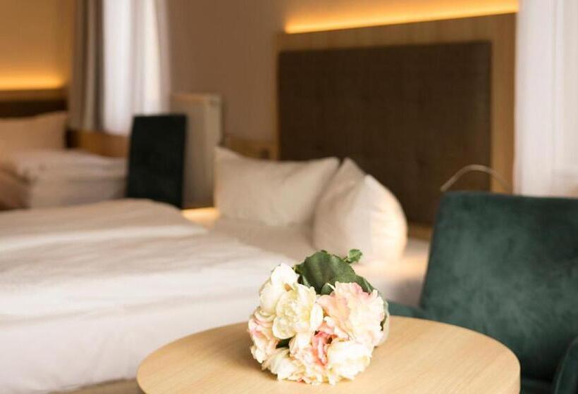 اتاق استاندارد سه نفره, Garni Eden Hotels