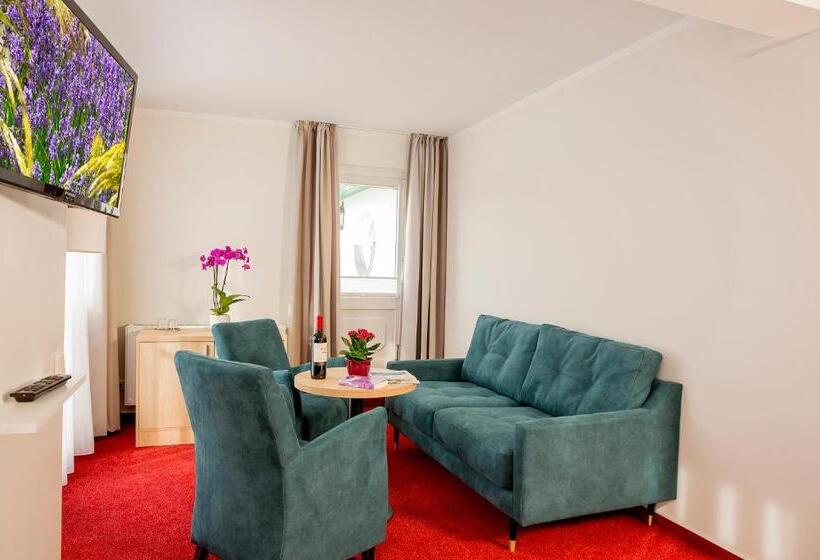 سوییت جونیور, Garni Eden Hotels
