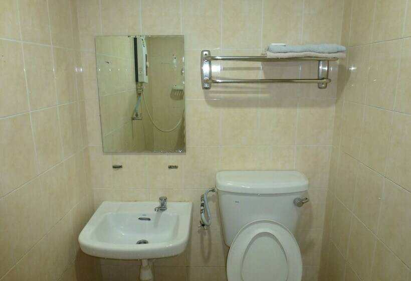 اتاق استاندارد, Batu Berendam Inn