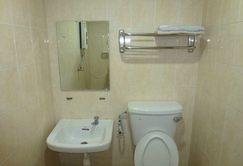 اتاق استاندارد, Batu Berendam Inn