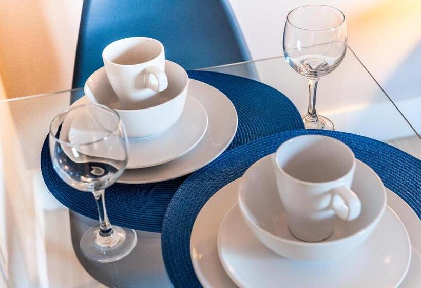 استودیوی استاندارد, Waterside Hotel And Suites