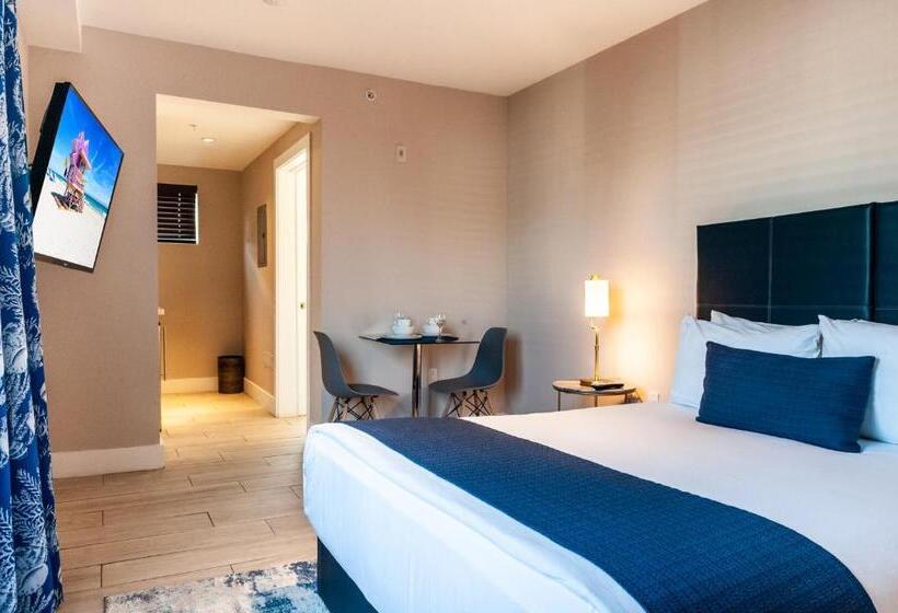 استودیوی استاندارد, Waterside Hotel And Suites