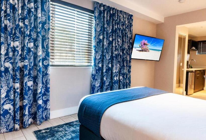 استودیوی استاندارد, Waterside Hotel And Suites