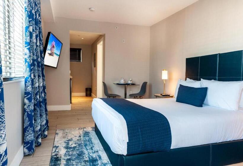 استودیوی استاندارد, Waterside Hotel And Suites