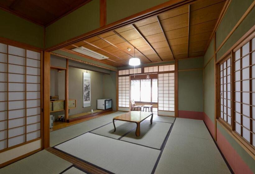 اتاق استاندارد چهار تخته, Zen Hostel