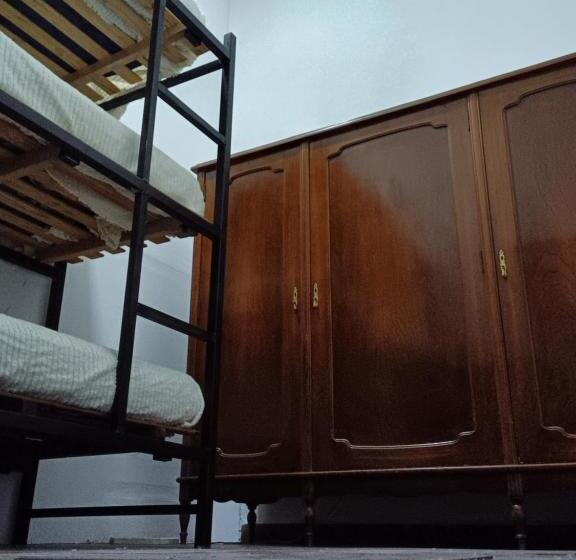 تختخواب در اتاق مشترک, Home Sweet Hospedaje Temporal