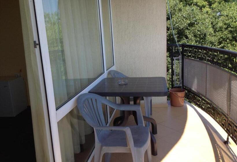 اتاق استاندارد با بالکن, Family Hotel Diana