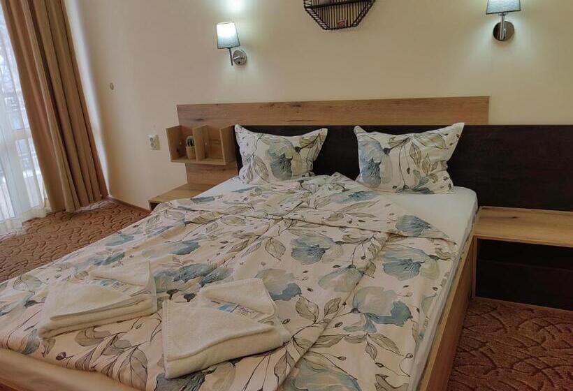 اتاق استاندارد با بالکن, Family Hotel Diana