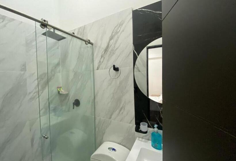 سوئیت با وان آب گرم, Caps Hoteles