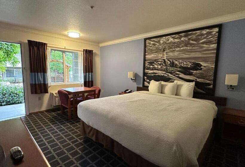 اتاق استاندارد با تخت بزرگ برای معلولان, Creekside Inn & Suites