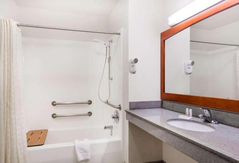 اتاق استاندارد با تخت بزرگ برای معلولان, Creekside Inn & Suites
