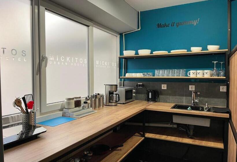اتاق استاندارد با سرویس بهداشتی مشترک, Mickitos Urban Hostel