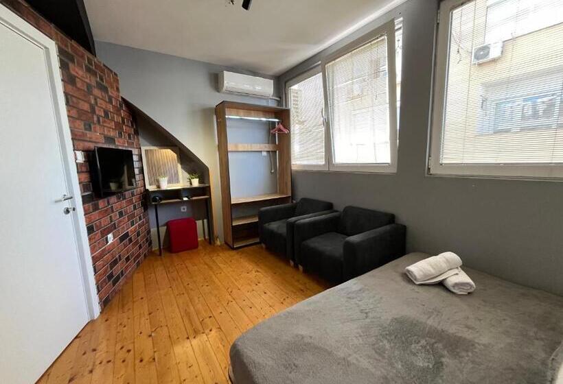 اتاق استاندارد, Mickitos Urban Hostel