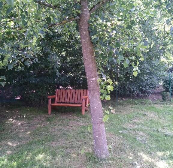 کلبه ییلاقی, Au Paradou Du Bûcheron Adults Only