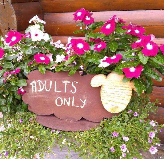کلبه ییلاقی, Au Paradou Du Bûcheron Adults Only