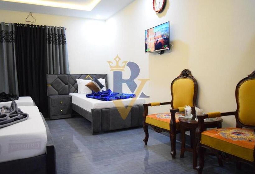 اتاق استاندارد چهار تخته, The Royal Villas Guest House