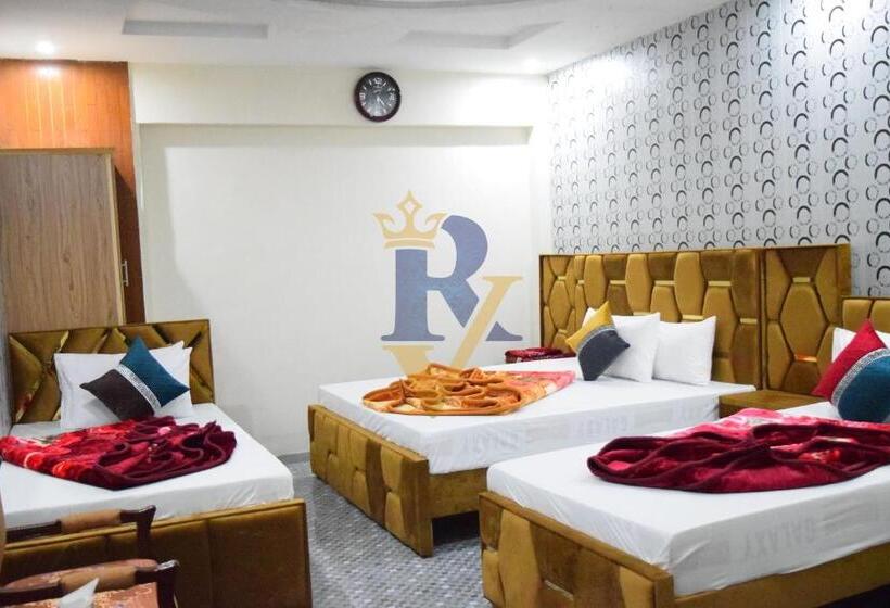 اتاق استاندارد چهار تخته, The Royal Villas Guest House