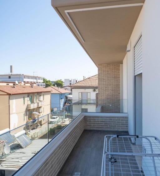 آپارتمان 1 خوابه با بالکن, Residence Leomare