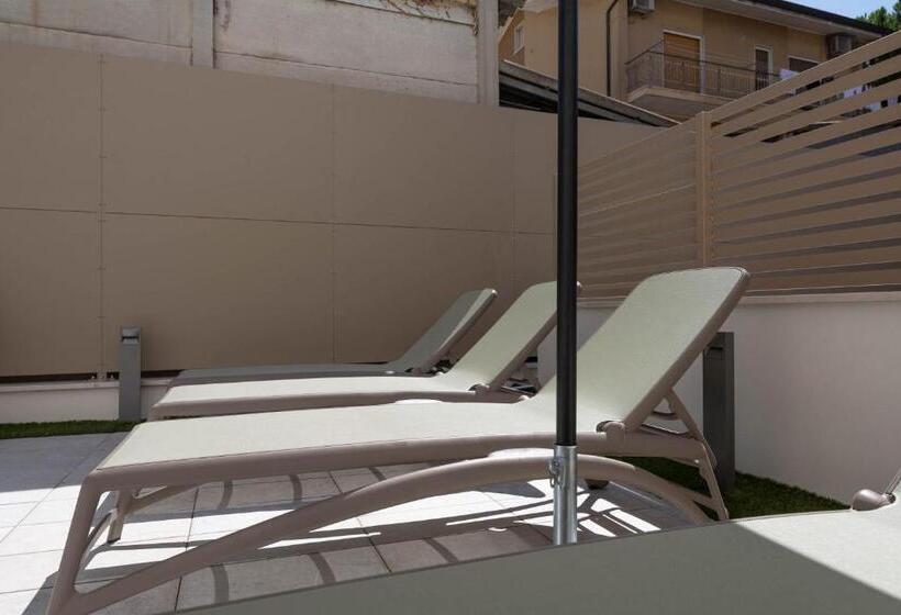 آپارتمان 1 خوابه با بالکن, Residence Leomare