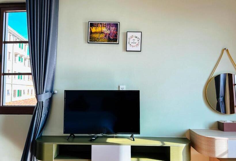 اتاق لوکس با بالکن و چشم‌انداز دریا, Sea Sunset Hotel Phu Quoc   Welcome To A Mixing World Of Friends