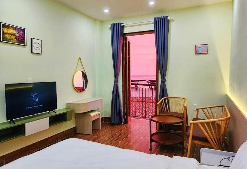 اتاق لوکس با بالکن و چشم‌انداز دریا, Sea Sunset Hotel Phu Quoc   Welcome To A Mixing World Of Friends