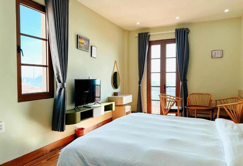 اتاق لوکس با بالکن و چشم‌انداز دریا, Sea Sunset Hotel Phu Quoc   Welcome To A Mixing World Of Friends