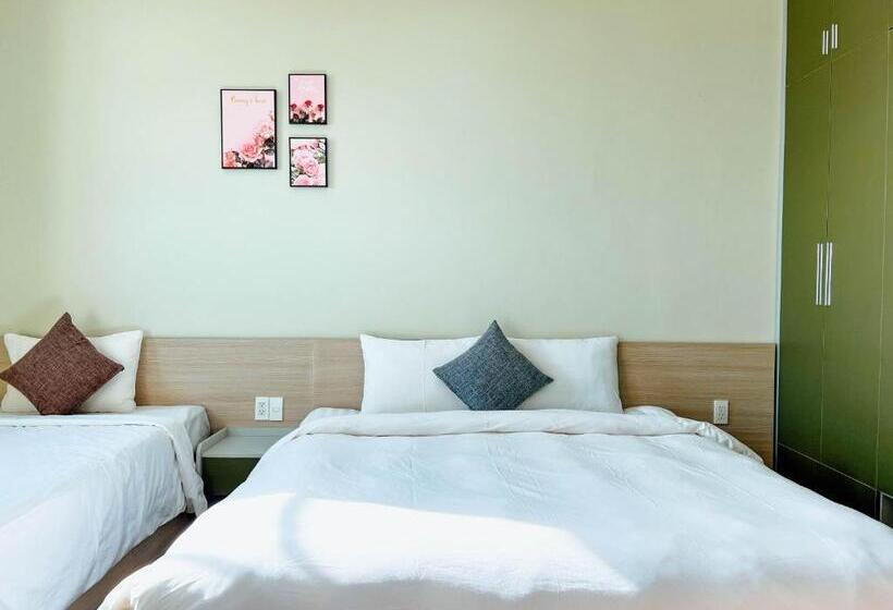 اتاق سه نفره دلوکس با چشم‌انداز دریا, Sea Sunset Hotel Phu Quoc   Welcome To A Mixing World Of Friends