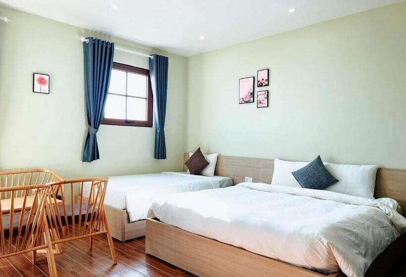 اتاق سه نفره دلوکس با چشم‌انداز دریا, Sea Sunset Hotel Phu Quoc   Welcome To A Mixing World Of Friends