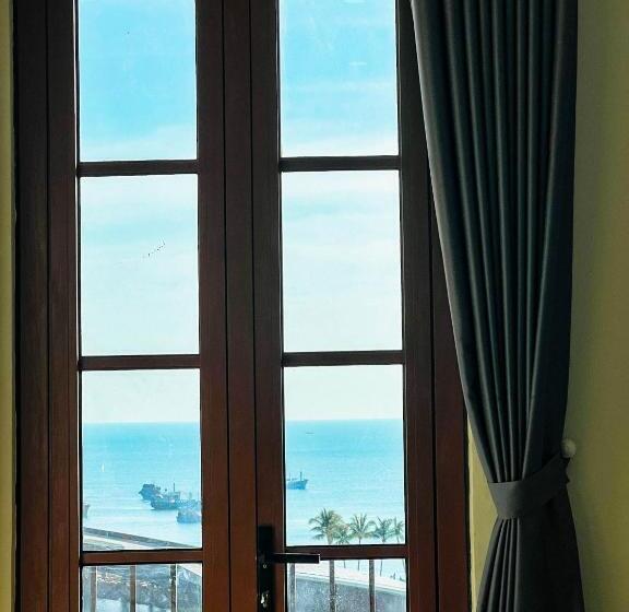 اتاق سه نفره دلوکس با چشم‌انداز دریا, Sea Sunset Hotel Phu Quoc   Welcome To A Mixing World Of Friends