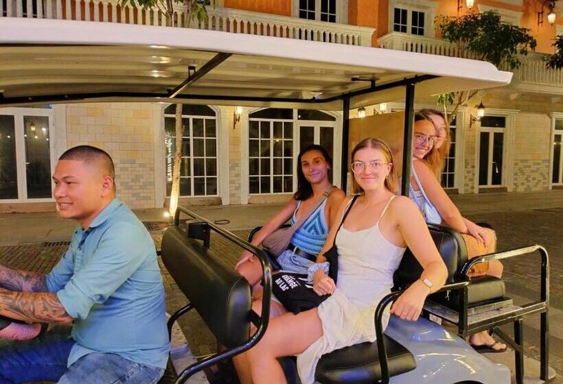 اتاق سه نفره دلوکس با چشم‌انداز دریا, Sea Sunset Hotel Phu Quoc   Welcome To A Mixing World Of Friends