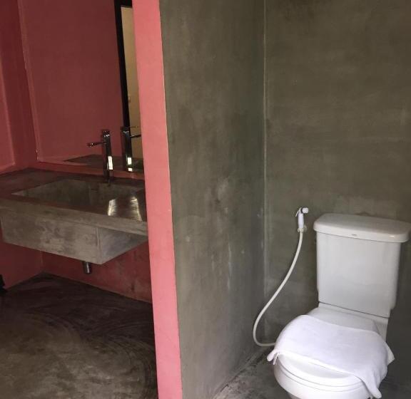 اتاق لوکس خانوادگی, Chhouy Vathna Angkor Boutique
