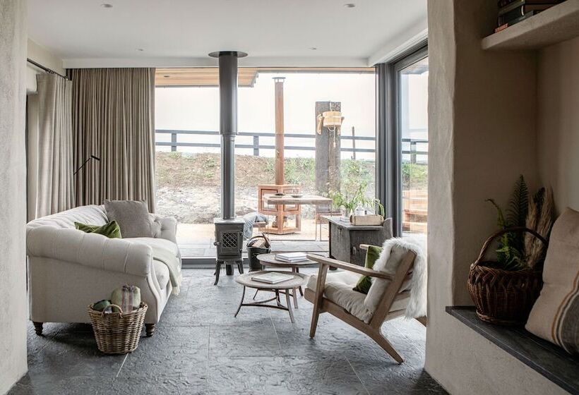 1 Bedroom Deluxe Apartment Sea View, Gate Lodge@white Strand