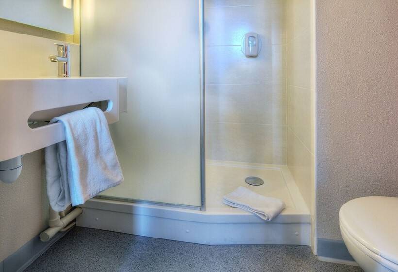 اتاق استاندارد چهار تخته, B&b Hotel Marseille Les Ports