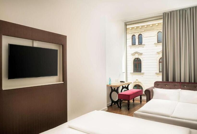 اتاق استاندارد چهار تخته, Elaya Leipzig City Center