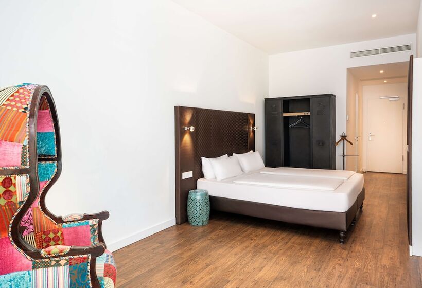 اتاق استاندارد سه نفره, Elaya Leipzig City Center