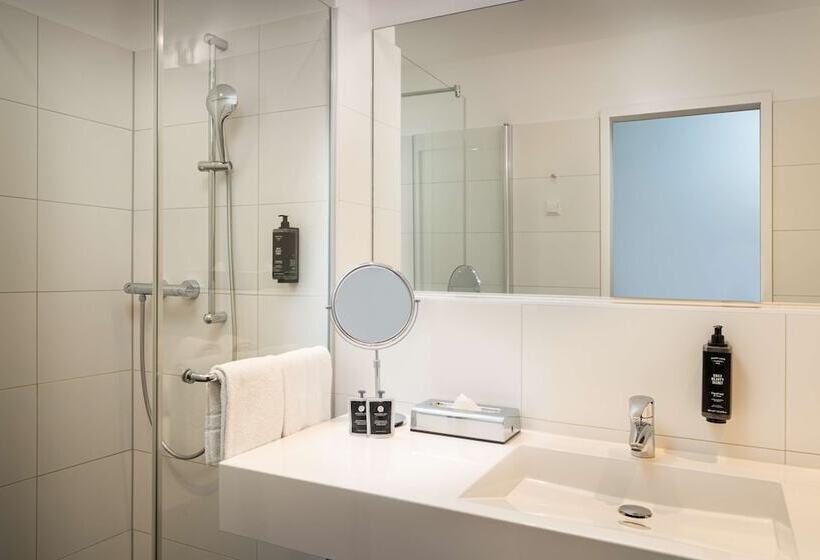 اتاق استاندارد چهار تخته, Elaya Leipzig City Center