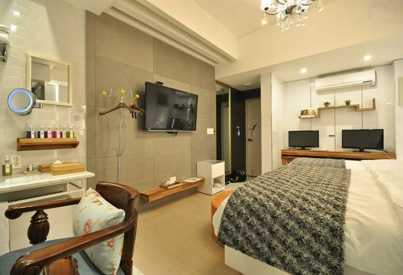 سوییت, February Hotel Apsan