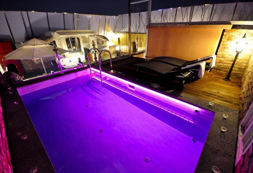 سوئیت پریمیوم, February Hotel Apsan