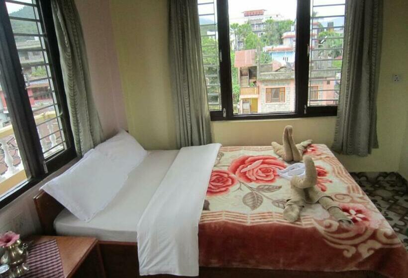 اتاق استاندارد با چشم‌انداز کوهستان, New Annapurna Guest House