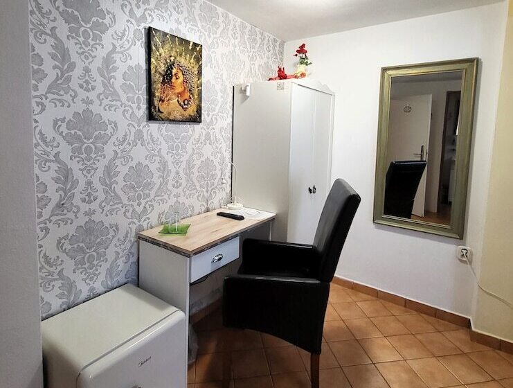 اتاق استاندارد یک نفره, Alcorso Pension