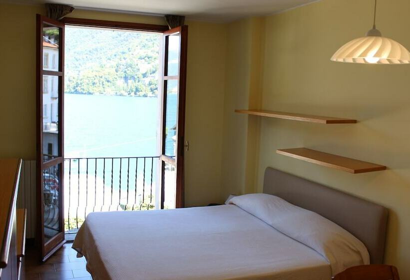اتاق استاندارد با چشم‌انداز دریاچه, Ristorante Vapore