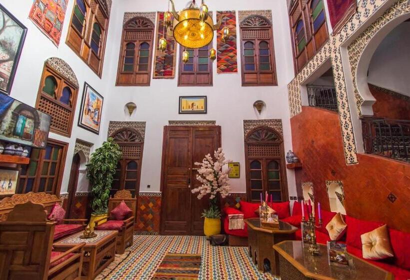 اتاق استاندارد سه نفره, Riad Dar Mansoura