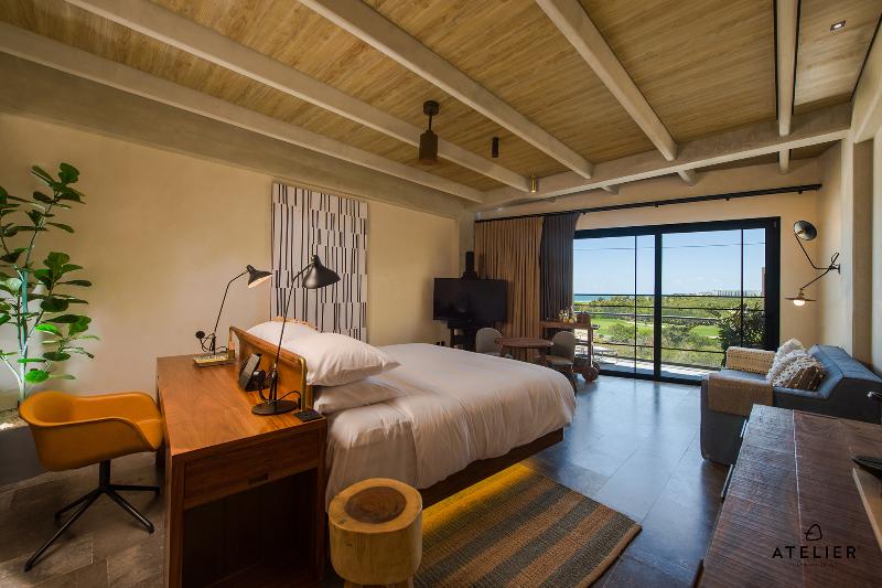 اتاق استاندارد, Utopia Motel