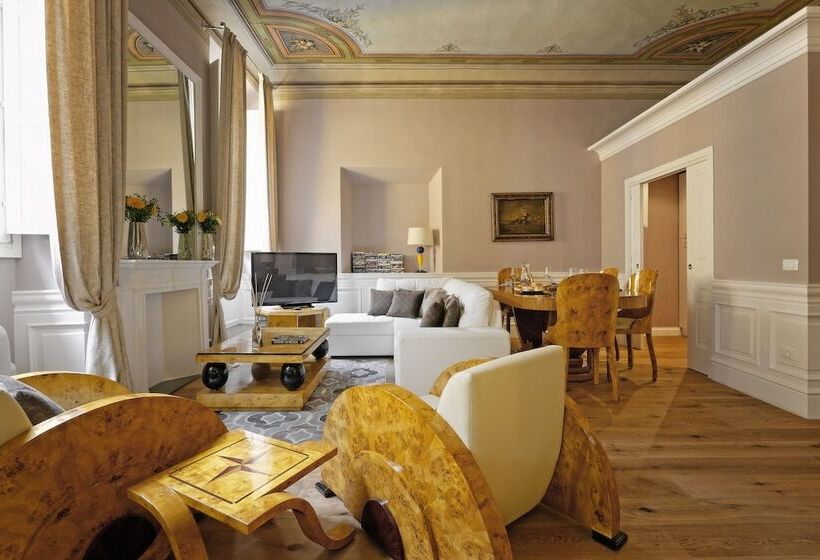 سوییت جونیور, La Maison Du Sage