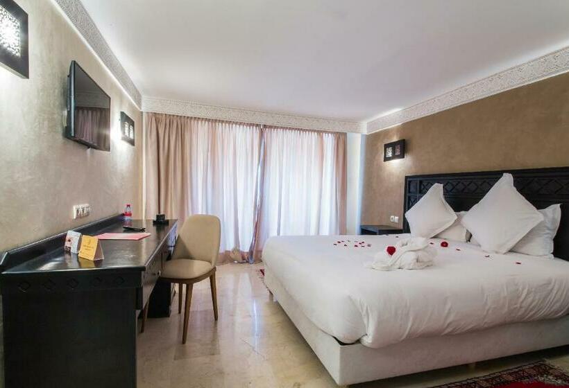 اتاق استاندارد با چشم‌انداز باغ, Club Paradisio