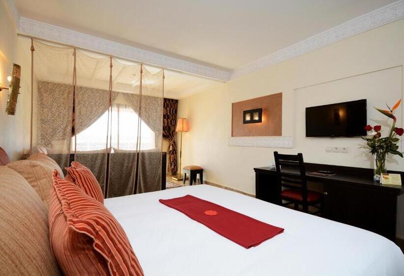 اتاق استاندارد سه نفره, Club Paradisio